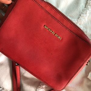MICHAEL KORS CROSSBODY